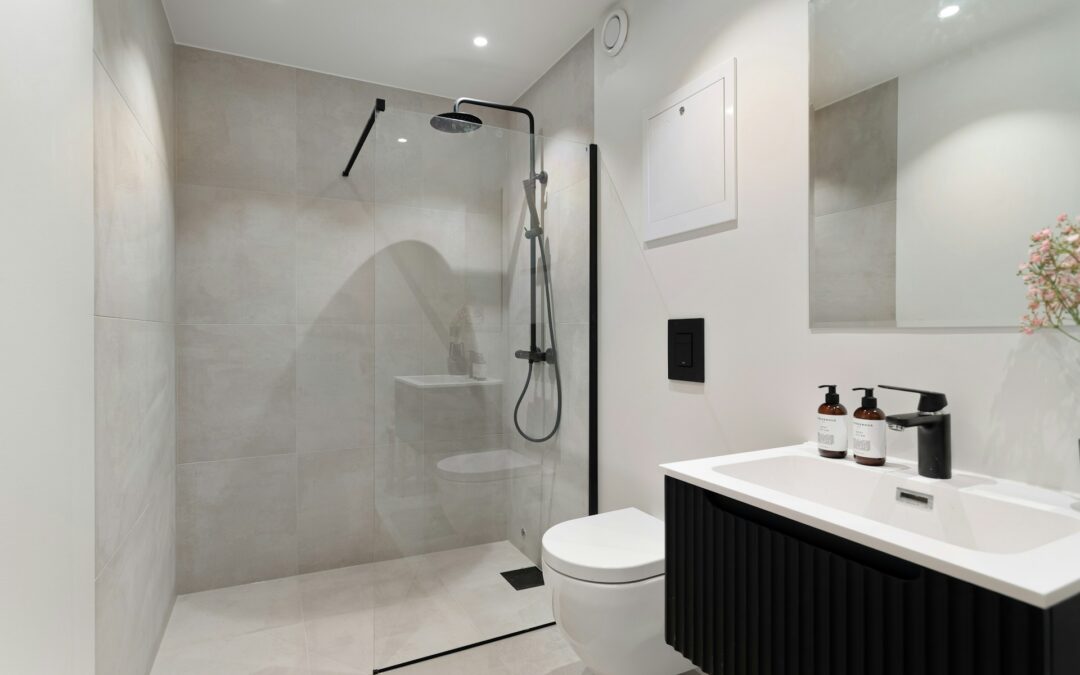 Is a Walk-in Shower Installation the Right Upgrade for Your Tile Bathroom?